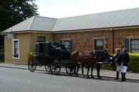 ภายนอกอาคาร Blakes Manor Self Contained Heritage Accommodation