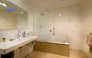 Toilet Kamar 5 Daisy Bank Cottages