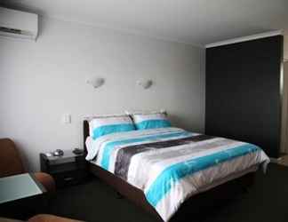 Kamar Tidur 2 Christies Beach Hotel