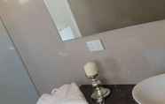 In-room Bathroom 2 The Customs House Port MacDonnell