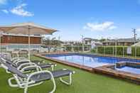 Swimming Pool Foreshore Apartments