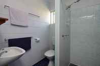 Toilet Kamar Seaforth Holiday Units