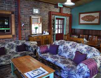 Lobi 2 Eagle Foundry Bed & Breakfast