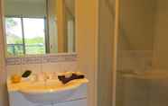 In-room Bathroom 3 Bluewater Apartments Merimbula