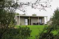 Exterior Auckland Country Cottages