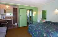 Bedroom 4 Camberley Court Motel