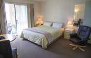 Bedroom 4 Westport Spa Motel