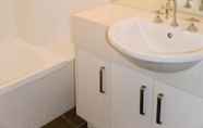 Toilet Kamar 6 Seaspray Apartments