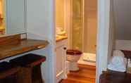 Toilet Kamar 7 Clarence River Bed & Breakfast