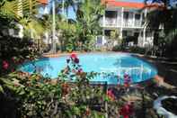 Kolam Renang Tower Court Motel