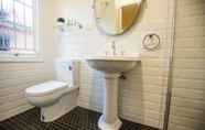 Toilet Kamar 3 Edward Lodge Bed & Breakfast