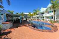 Swimming Pool Reef Adventureland Motor Inn