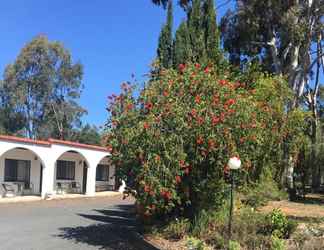 Exterior 2 Azalea Motel