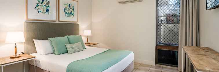 Kamar Tidur Bayview Beachfront Apartments