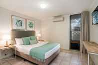 Kamar Tidur Bayview Beachfront Apartments