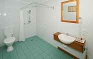 Toilet Kamar 3 Sherwood View Accommodation