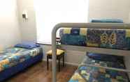 Kamar Tidur 3 Shark Bay Seafront Apartments