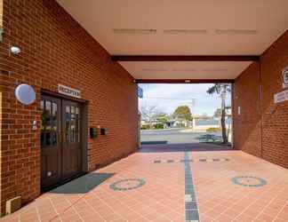 Lobby 2 Hamilton’s Queanbeyan Motel