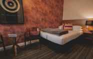 Kamar Tidur 4 The State Hotel