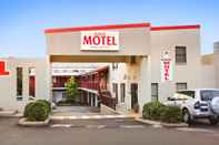 Exterior Downs Motel