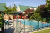 Swimming Pool Ashburton's Regency Motel