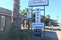 Exterior Sandbar Motel