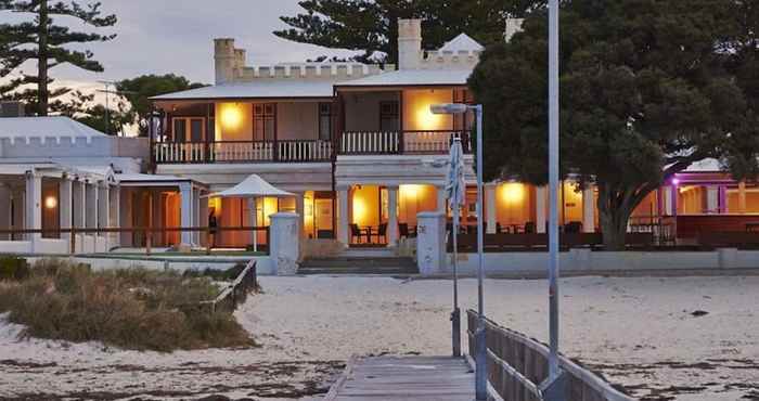 Luar Bangunan Hotel Rottnest