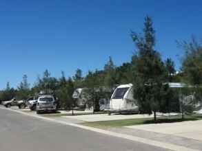 Bangunan 4 Dongara Tourist Park