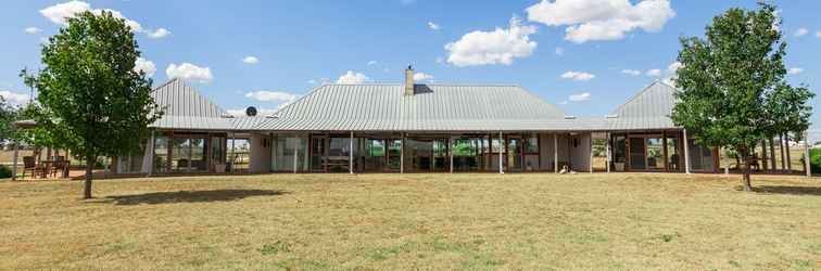 Exterior Owl Head Lodge