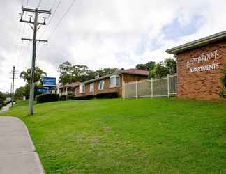 Exterior 2 Baybrook Motor Inn & Apartments