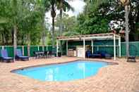 Swimming Pool Baybrook Motor Inn & Apartments