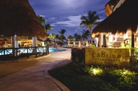 Bar, Cafe and Lounge Catalonia Yucatan Beach - All Inclusive