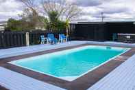 Swimming Pool Palm Motel Waihi