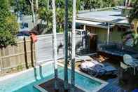 Swimming Pool Noosa Flashpackers - Hostel