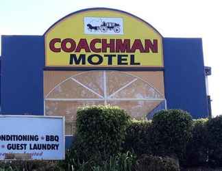 Exterior 2 Coachman Motel