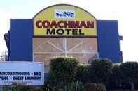 Exterior Coachman Motel