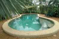 Swimming Pool Hibiscus Lodge Bed & Breakfast