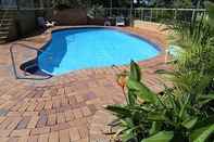 Swimming Pool Motel Miramar