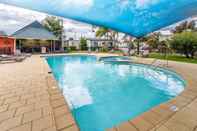 Swimming Pool Ingenia Holidays Nepean River