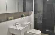 In-room Bathroom 3 Atrio Apartments