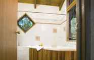 In-room Bathroom 4 Springbrook Lyrebird Retreat