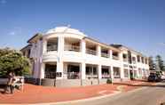 Exterior 2 Cottesloe Beach Hotel