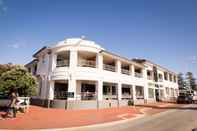 Exterior Cottesloe Beach Hotel