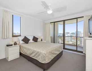 Bedroom 2 Columbia Beachfront Apartments