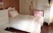 Kamar Tidur 5 Rose Garden on Church BnB