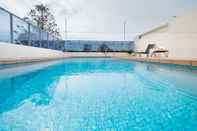 Swimming Pool Bayview Tower