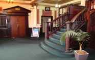 Lobby 3 Grand Hotel, Whangarei