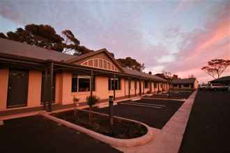 Exterior 4 Sundowner Motel Hotel