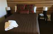 Kamar Tidur 5 Red Cedars Motel