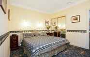 Bilik Tidur 3 Merton Manor Exclusive Bed And Breakfast